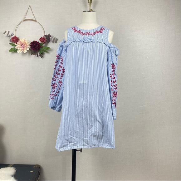 Cupio Women Cold Shoulder Cut Ruffle Trim Blue Stripe Cotton Dress size Medium - Picture 1 of 13